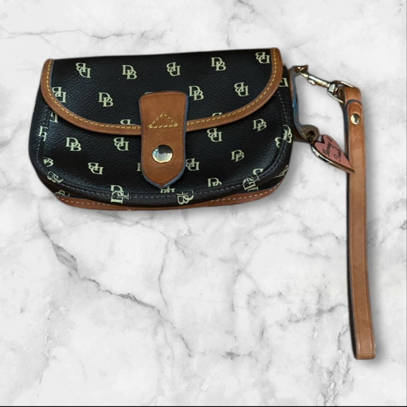 Dooney & Bourke Handbags - Preloved Dooney & Bourke Black Brown Monogram Wristlet needs work